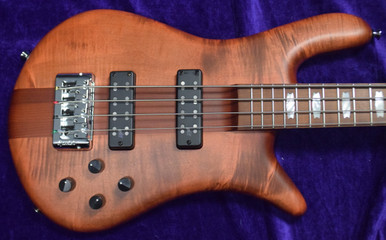 ベース Spector Euro 4LX PW Magenta Pink Gloss 2b577ed88bgeJlz5NGEKvooRjZC9dp