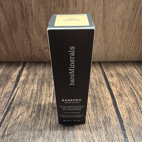bareMinerals BAREPRO 24HR Matte Liquid Foundation Light 20 Warm SPF 20