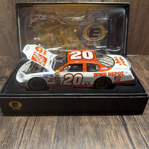 Tony Stewart 20 Home Depot Kaboom 2005 Monte Carlo Elite #138 /504 - box damage