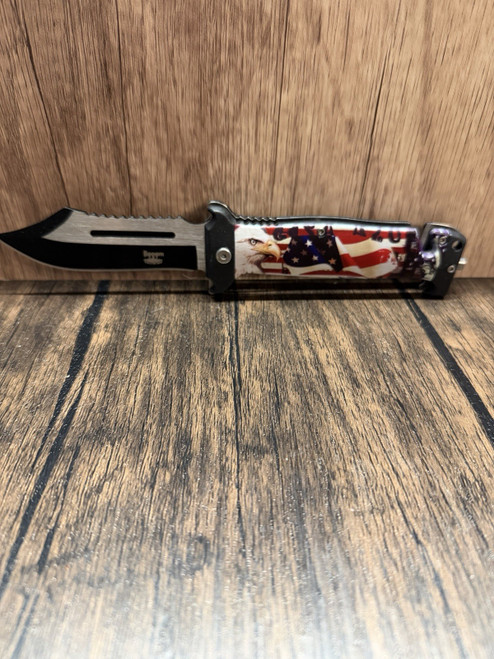 Boom Folding Pocket Knife USA Flag Eagle Serrated Blade Glass Breaker Utility