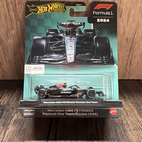 Hot Wheels - Premium - 2024 Formula 1 - MERCEDES-AMG PETRONAS Formula 1 TEAM #63