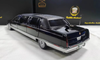 1/18 Dealer Edition 1992-1994 Cadillac Fleetwood Limousine (Black) Golden Badge Edition Diecast Car Model