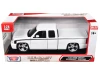 1/25 Motormax 2006 Chevrolet Silverado Extended Cab Custom (White) Diecast Car Models