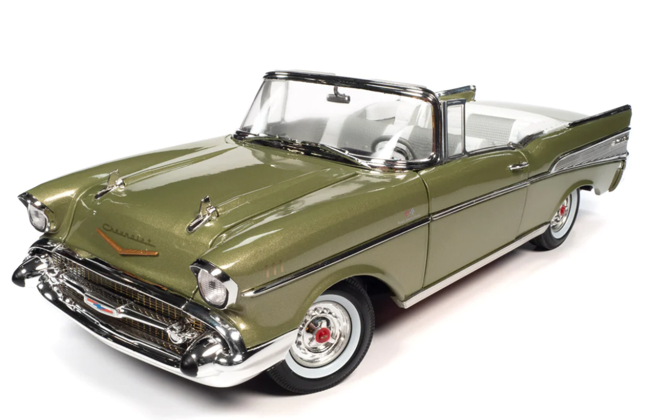 118 Auto World 1957 Chevrolet Bel Air Convertible Green Diecast Car Model 