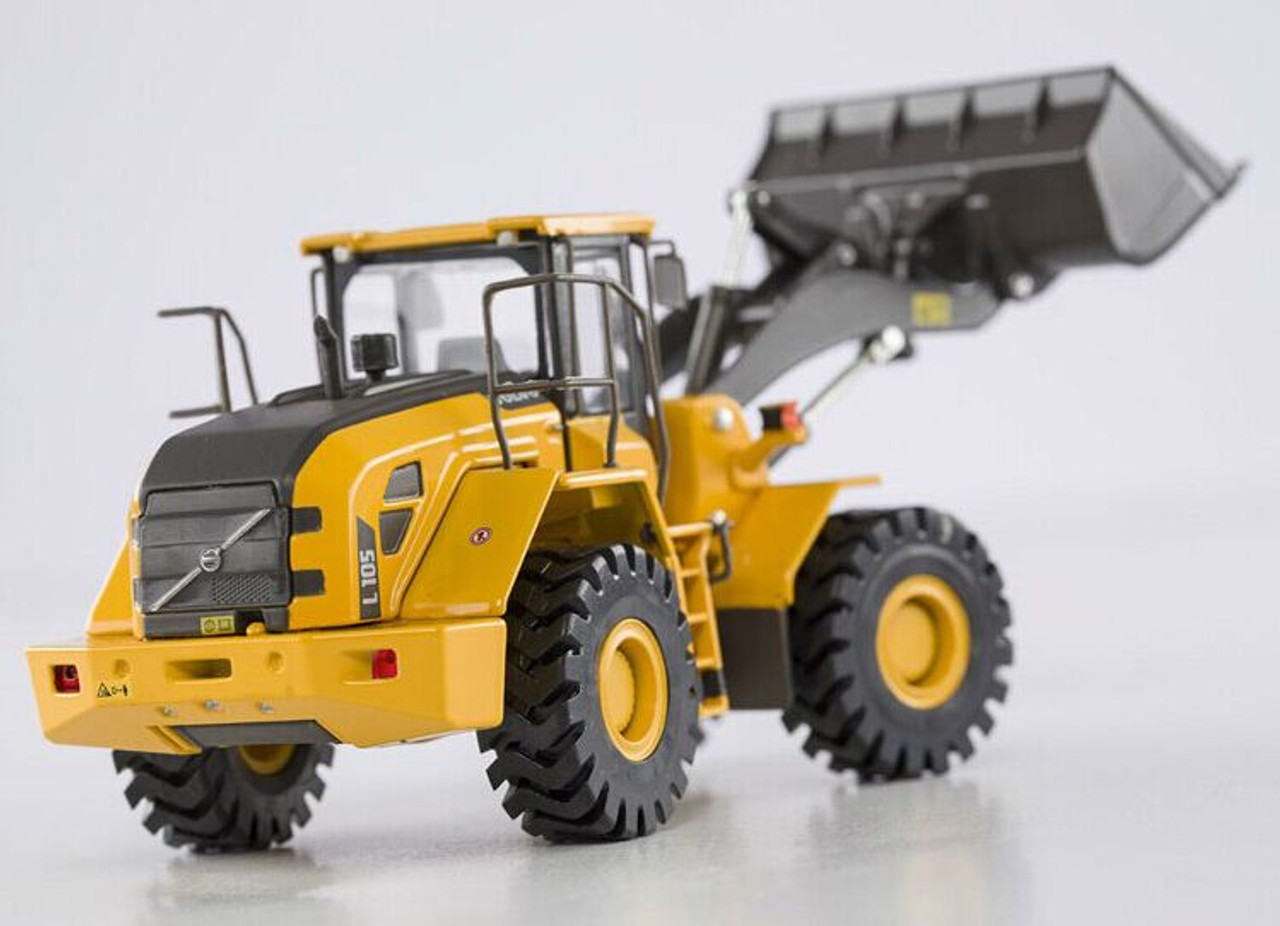 高品質限定SALE☆ MOTORART 1/50 ボルボ P6820D Pave 6A2 建設車両、作業車