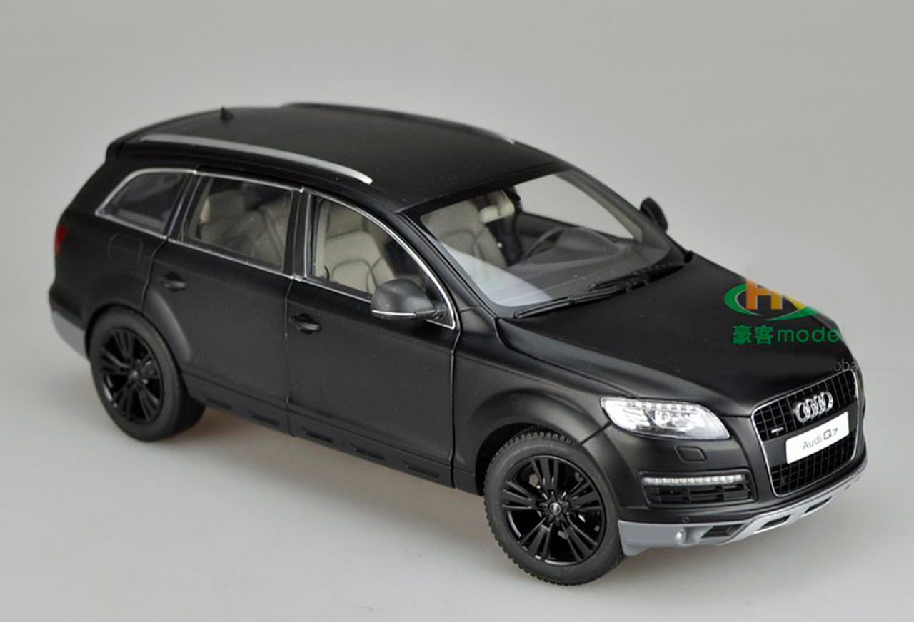 在庫超激安1/18 KYOSHO 京商 アウディ AUDI Q7 (red) No.09221R ダイキャストミニカー 乗用車