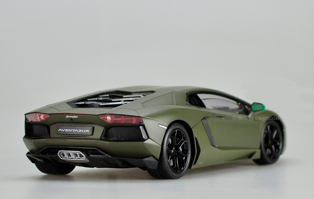 1/18 Welly FX Lamborghini Aventador LP700-4 (Dark Green) Diecast