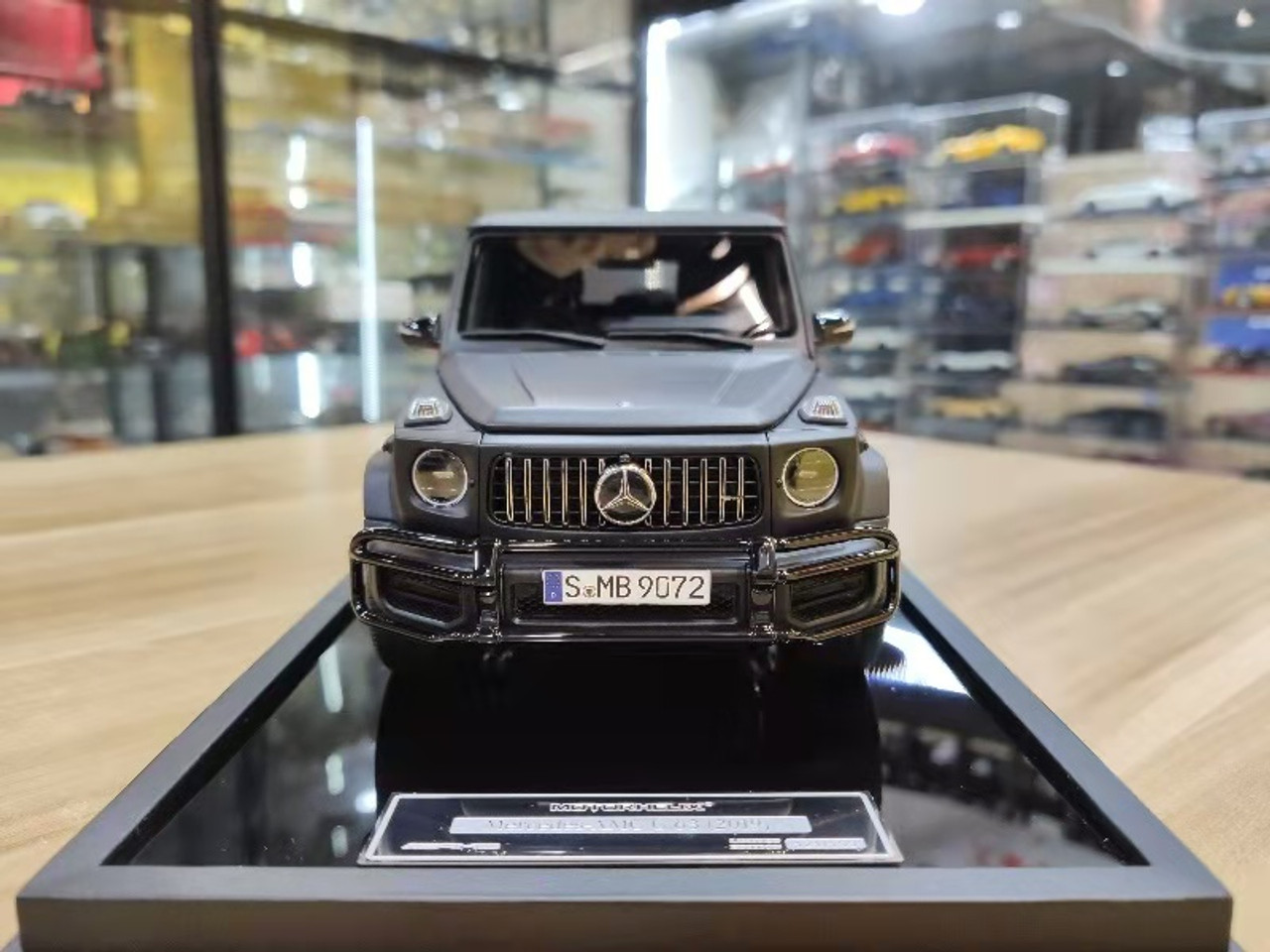 1/18 MH Motorhelix Mercedes-Benz Mercedes G63 AMG (Matte Black with Red Calipers) Resin Car Model Limited 99 Pieces