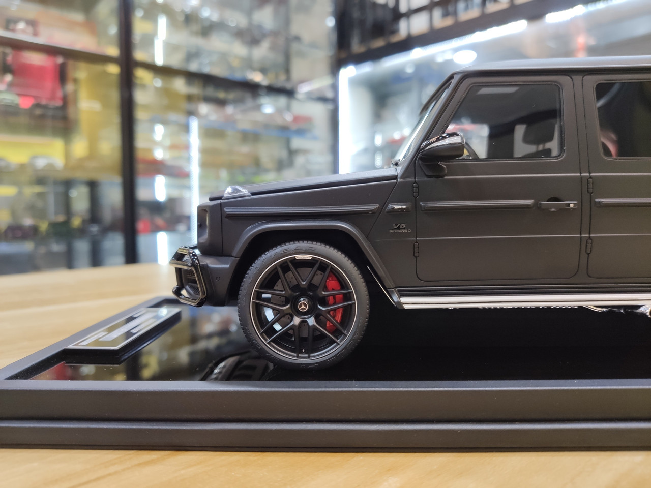 1/18 MH Motorhelix Mercedes-Benz Mercedes G63 AMG (Matte Black with Red Calipers) Resin Car Model Limited 99 Pieces