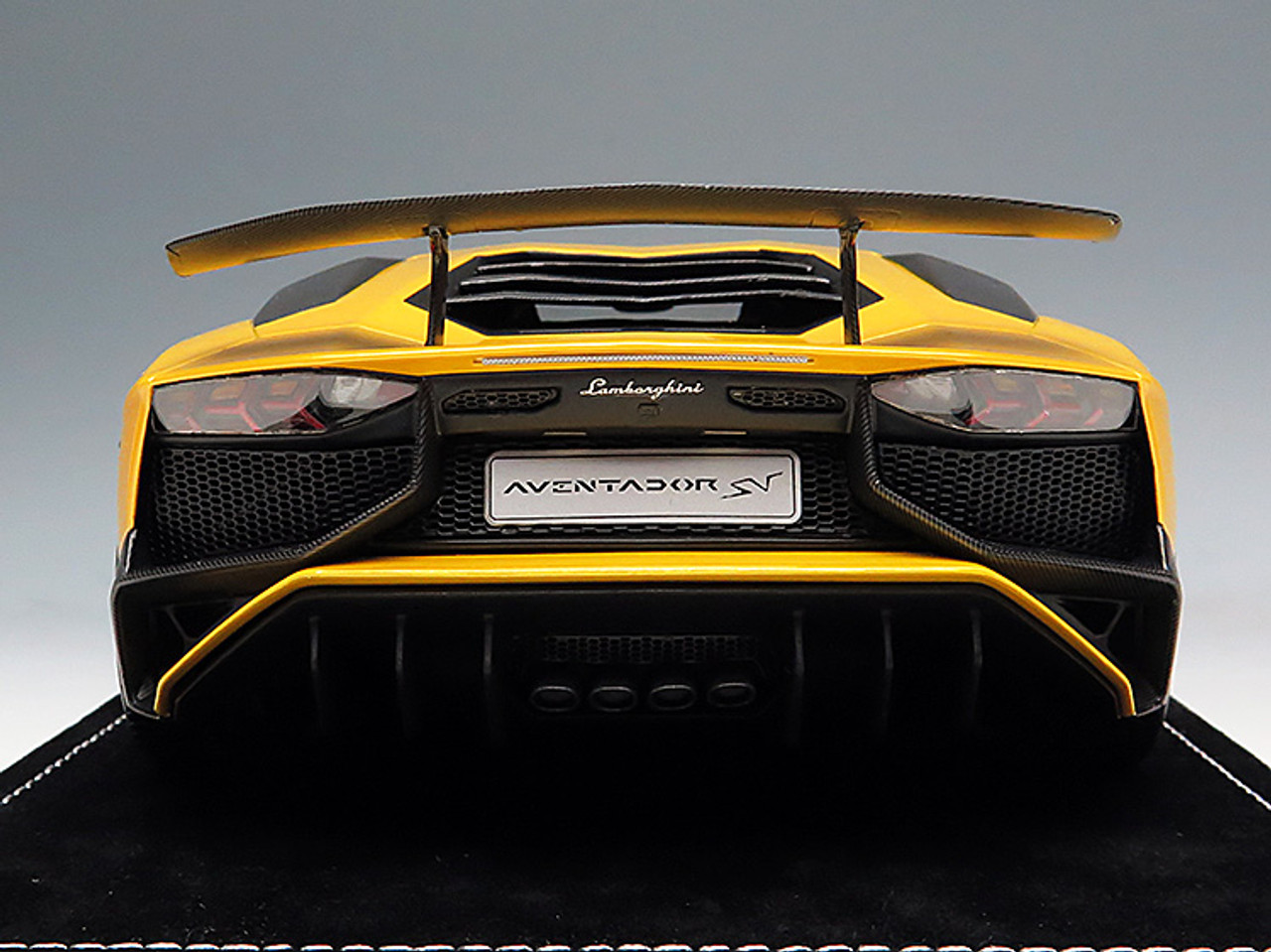 1/18 MR Lamborghini Aventador LP750-4 (Yellow)