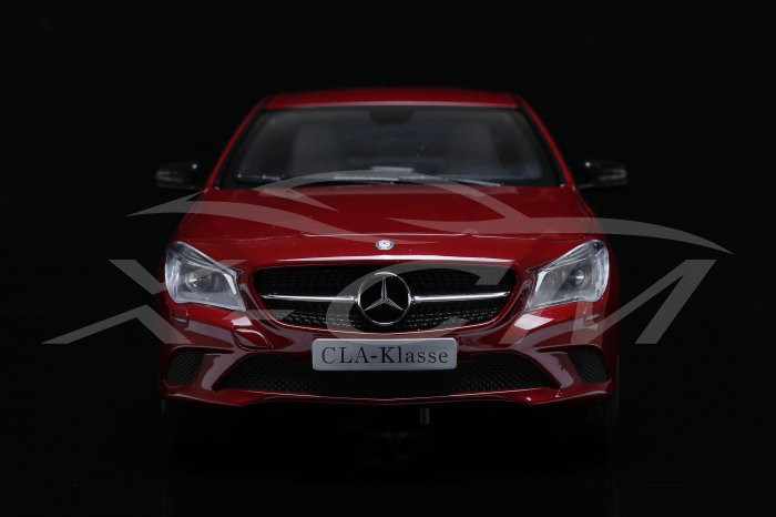 1/18 Dealer Edition Mercedes-Benz Mercedes CLA (Red) Diecast Car