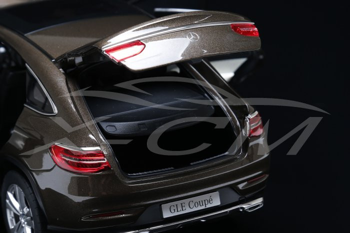 1/18 Dealer Edition Mercedes-Benz GLE (Brown) Diecast Car Model