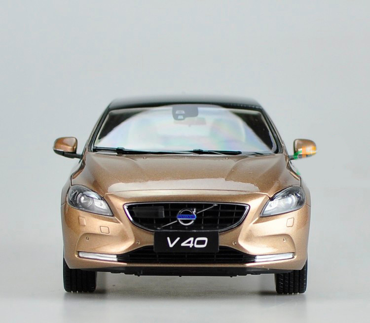 1/18 Dealer Edition Volvo V40 (Brown Bronze) Diecast Car Model