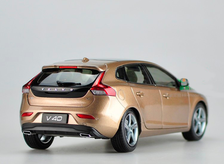 1/18 Dealer Edition Volvo V40 (Brown Bronze) Diecast Car Model