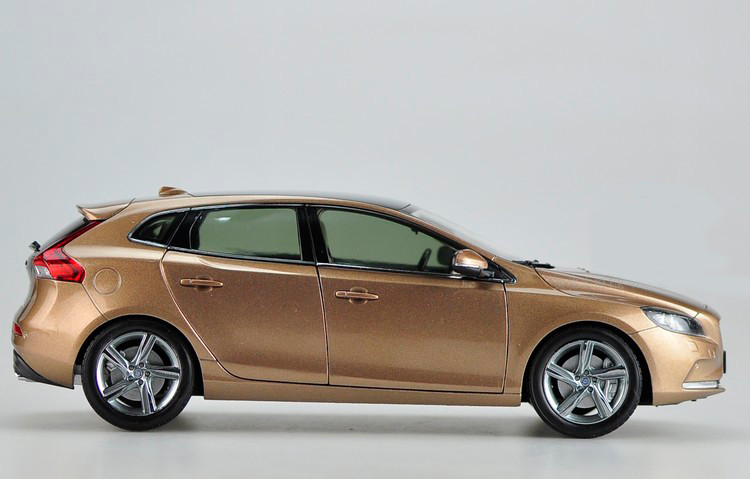 1/43 ボルボ V40 Amazon | ノレブ 1/43 ボルボ V40 2016 ホワイト NOREV Volvo Cristal