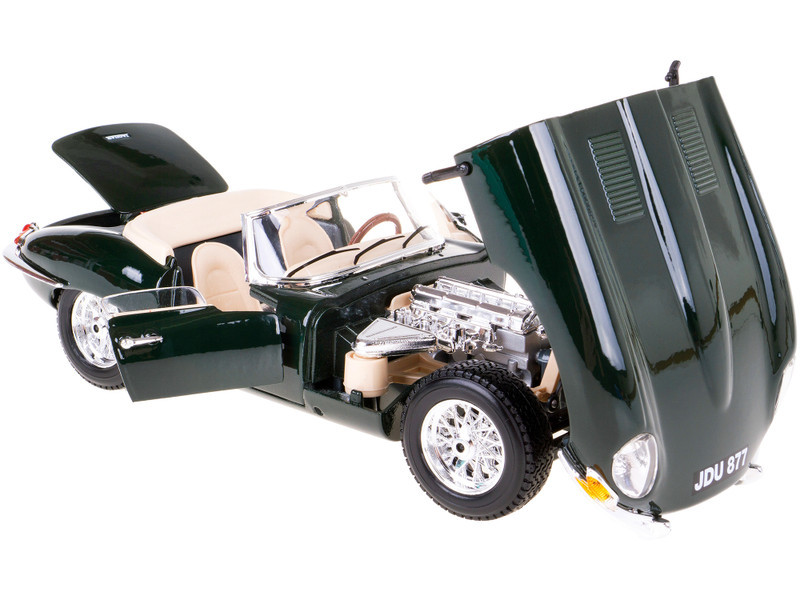 1/18 BBurago 1961 Jaguar E Type Convertible (Green) Diecast Car