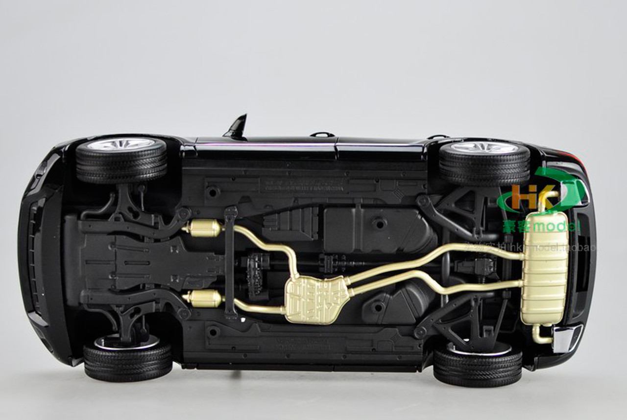1/18 GTAUTOS Volkswagen VW Touareg TSI (Black) Diecast Car