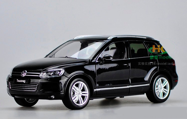 1/18 GTAUTOS Volkswagen VW Touareg TSI (Black) Diecast Car Model