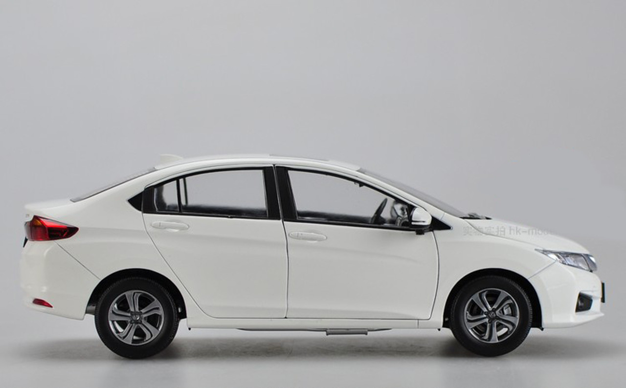 1/18 Dealer Edition Honda City (White) Diecast Car Model