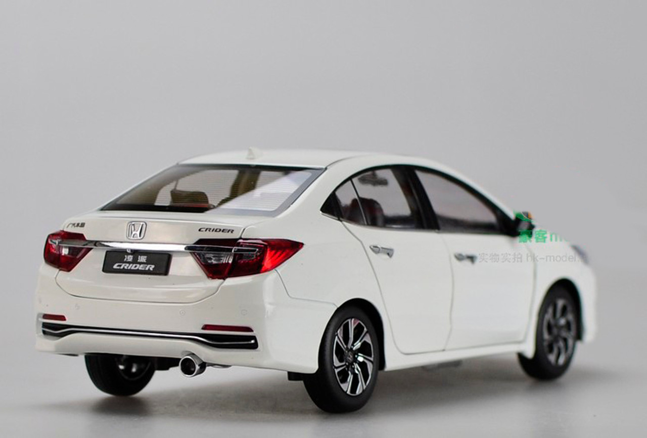 1/18 Dealer Edition Honda Crider (White)