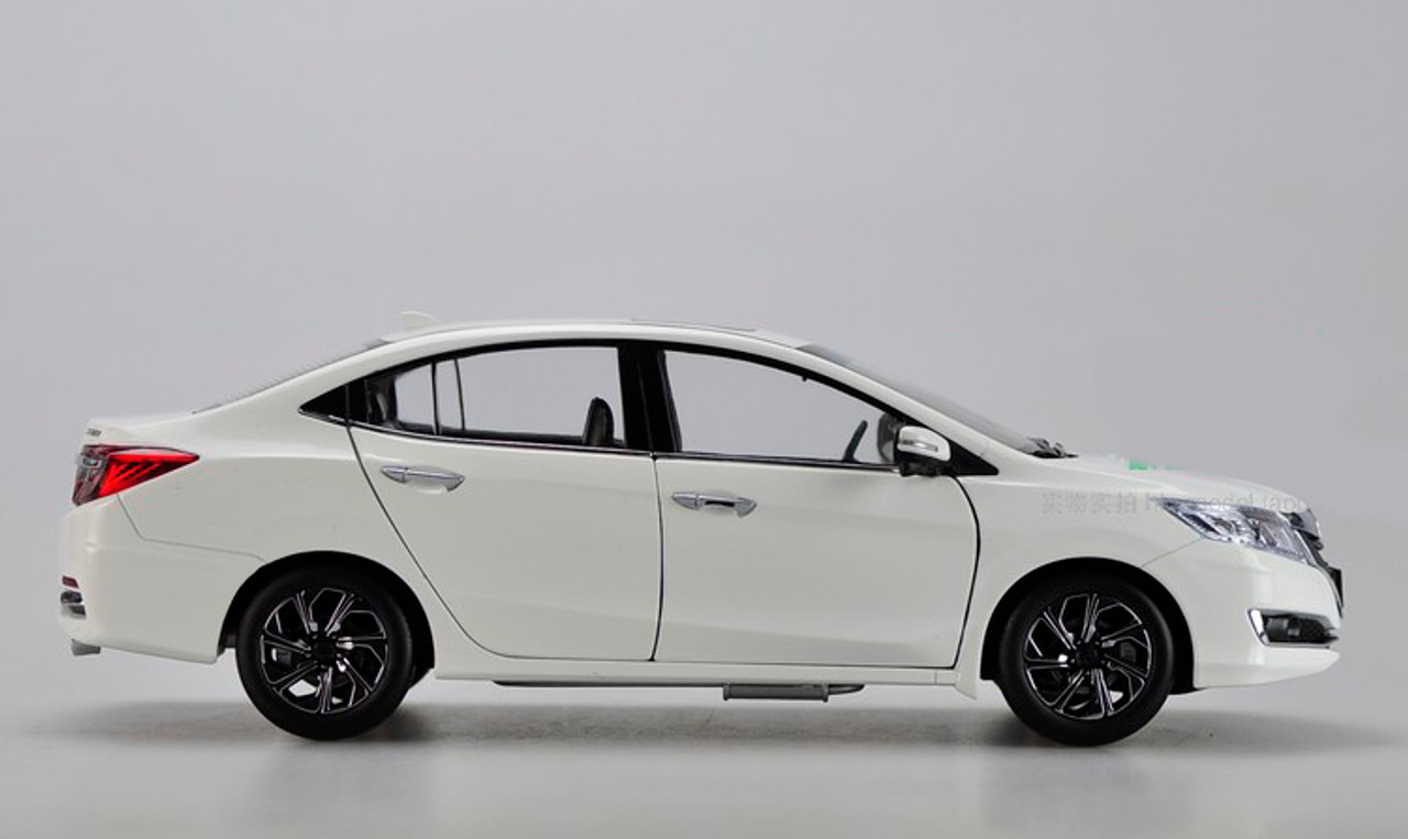 1/18 Dealer Edition Honda Crider (White) - LIVECARMODEL.com