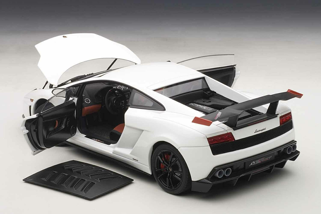 AUTOart 1/18 ランボルギーニ ガヤルド LP570-4 スーパートロフェオ ストラダーレ (ホワイト) 1/18 AUTOart AUTOart Lamborghini Gallardo LP570-4 Super