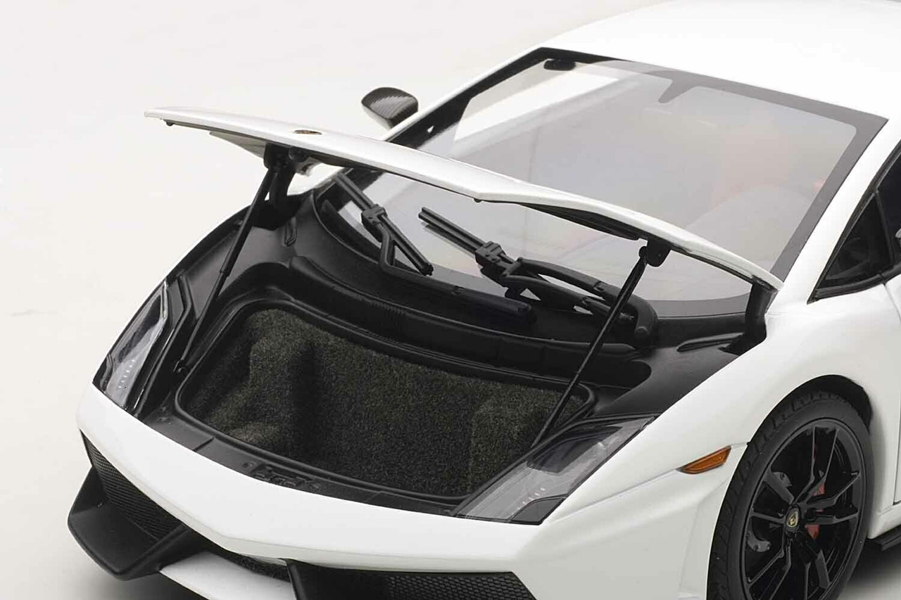 自動車 AUTOart Lamborghini Gallardo 1/18 AUTOart LAMBORGHINI GALLARDO LP570-4 SUPERLEGGERA