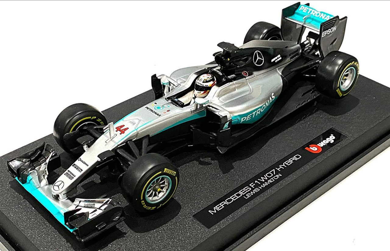 1/18 BBurago 2016 Mercedes AMG F1 W07 Hybrid Petronas #44 Lewis Hamilton Formula 1 Diecast Car Model