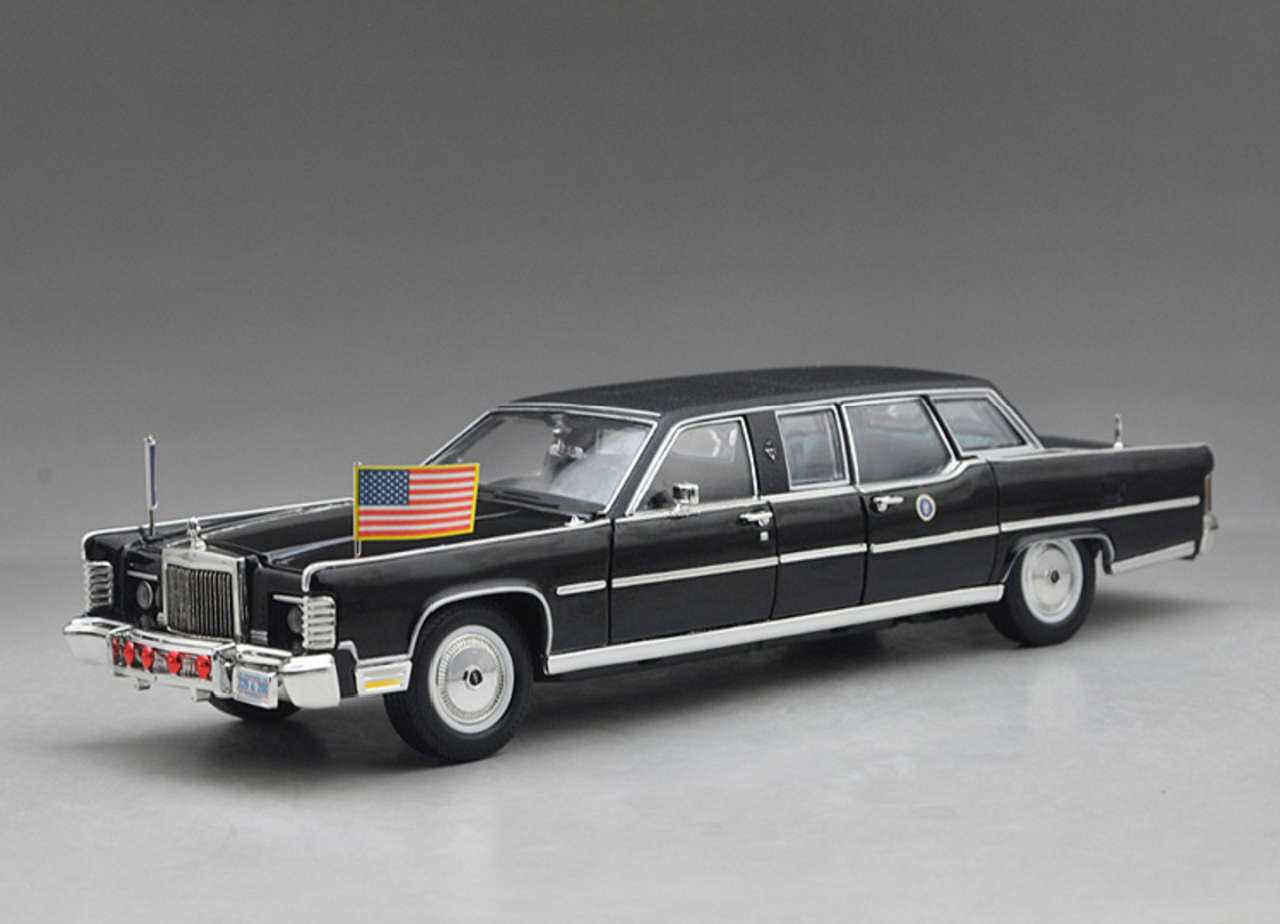 1/24 Yatming 1972 Lincoln Continental Reagon Diecast Car Model 