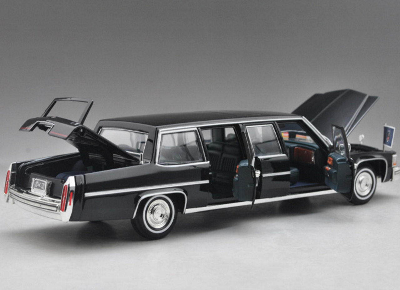 1/24 Yatming 1983 Cadillac Presidential Limousine