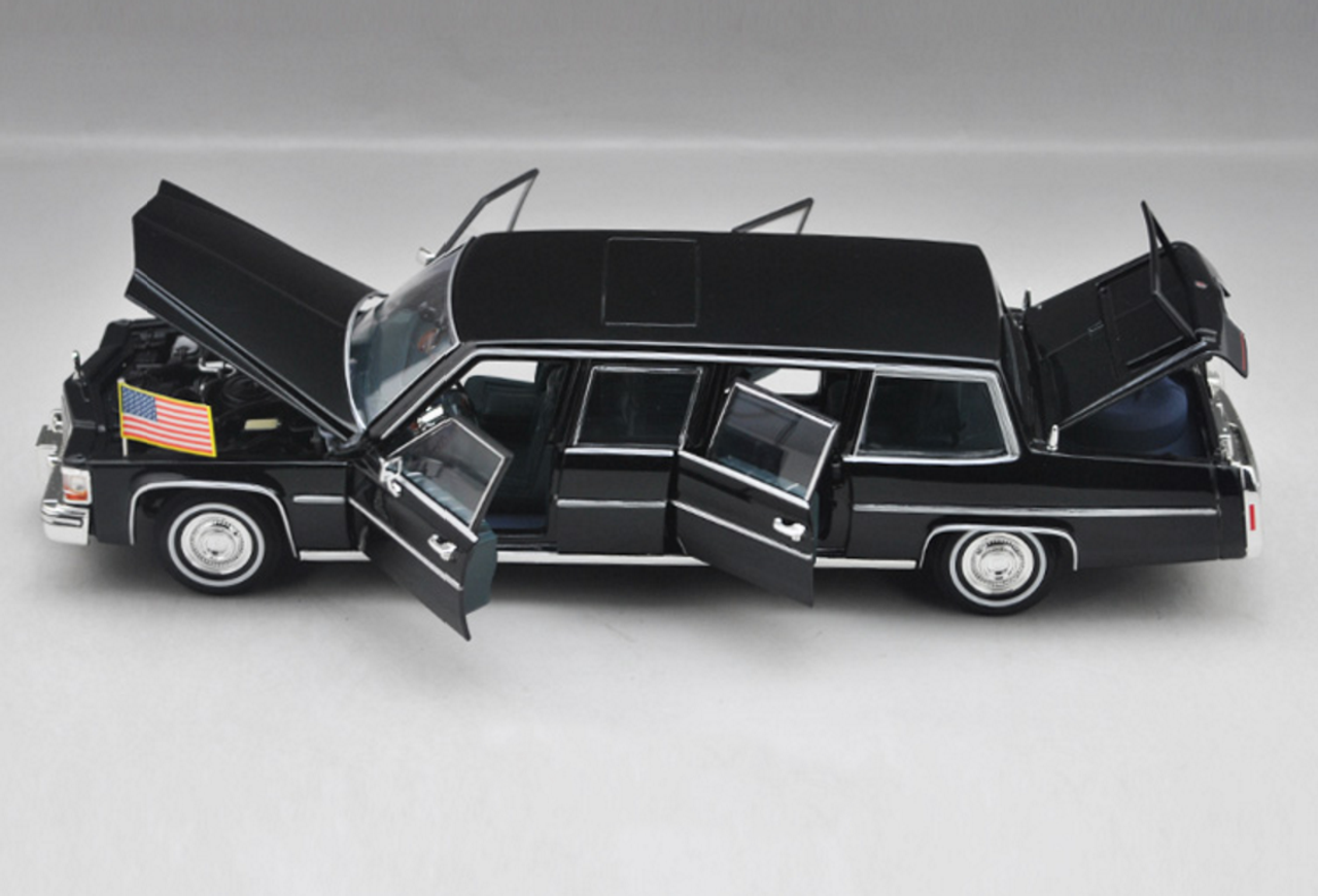 純日本製1/24 1983 キャデラック PRESIDENTIAL LIMOUSINE ミニカー