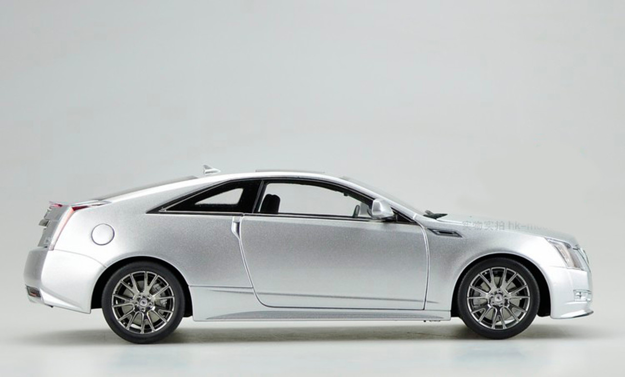 ミニカー CADILLAC CTS-V (KYOSHO) Kyosho 1:18 Cadillac CTS-V Sedan