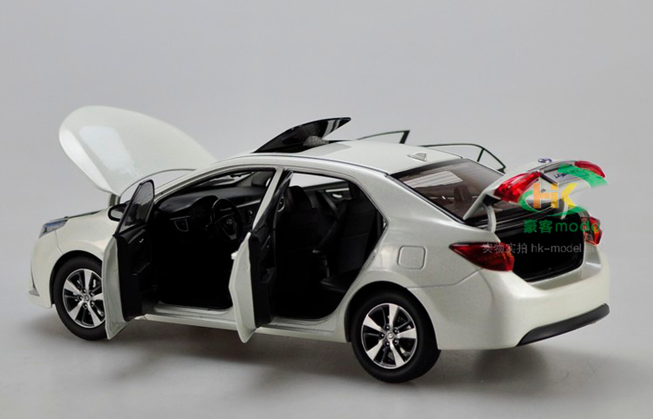 Toyota Corolla Levin White イグニッションモデル SUPER RARE* Ignition Model 1/18 Toyota Corolla Levin AE86