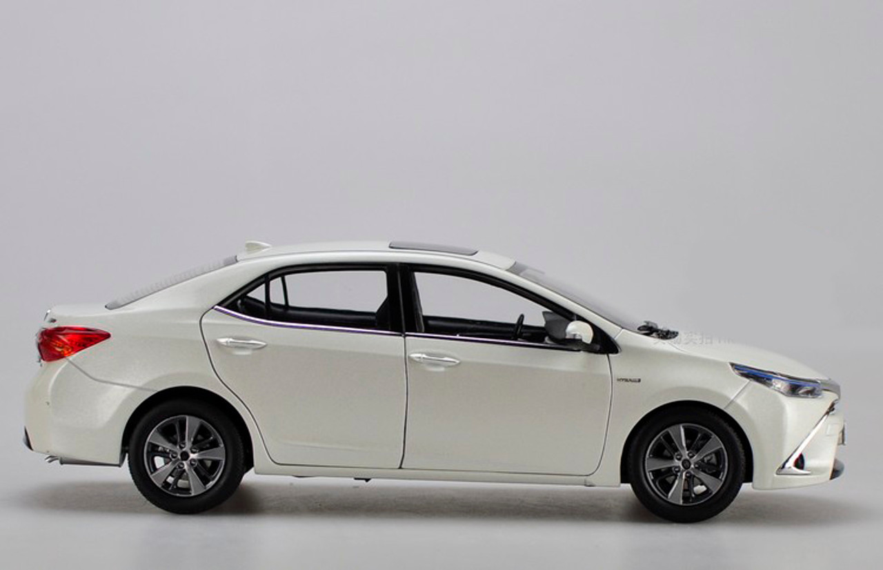 1/18 Dealer Edition Toyota Corolla / Levin (White) Diecast