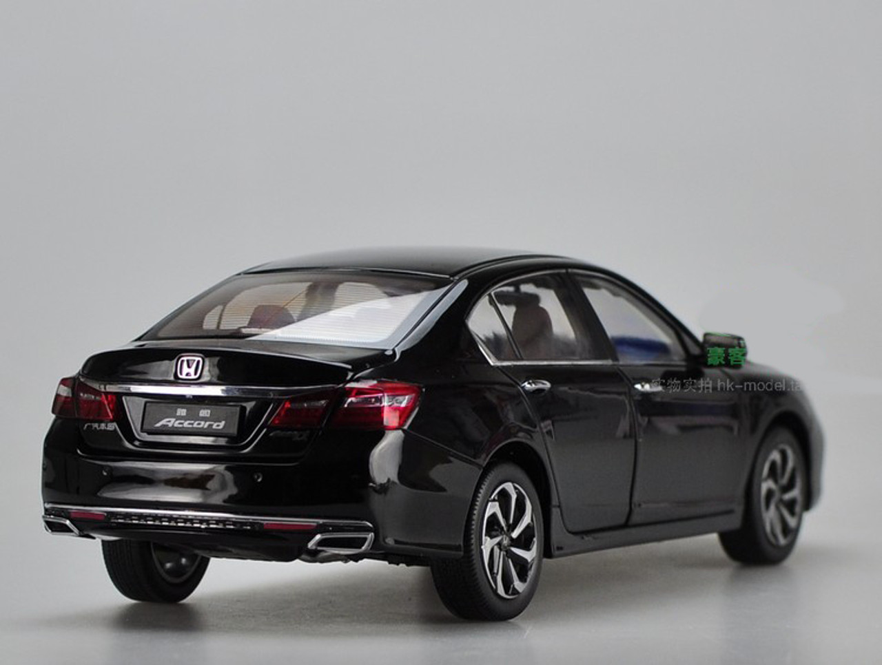 1/18 Dealer Edition Honda Accord (Black) 9th generation (2013-2017) Diecast Car Model