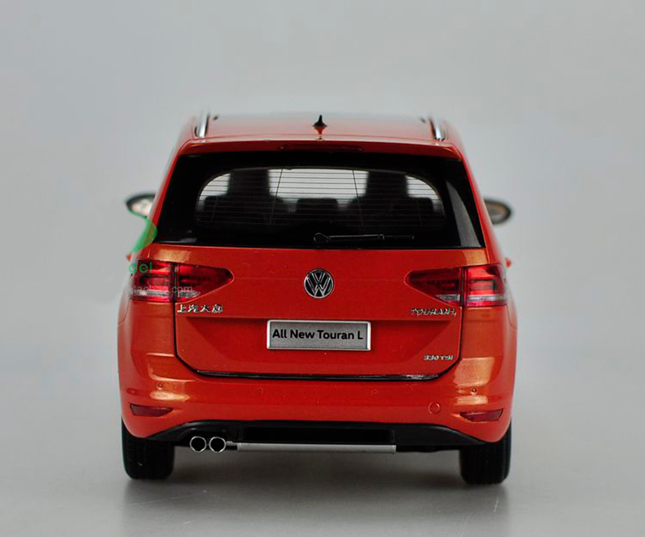 1/18 Dealer Edition 2016 Volkswagen VW Touran (Orange) Diecast Car Model