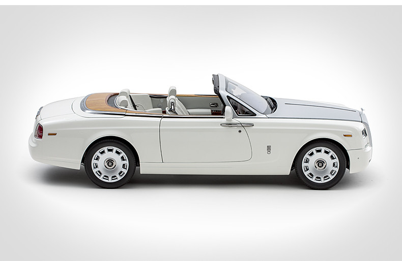 1/12 Kyosho Rolls-Royce Phantom Drophead Coupe (White) w