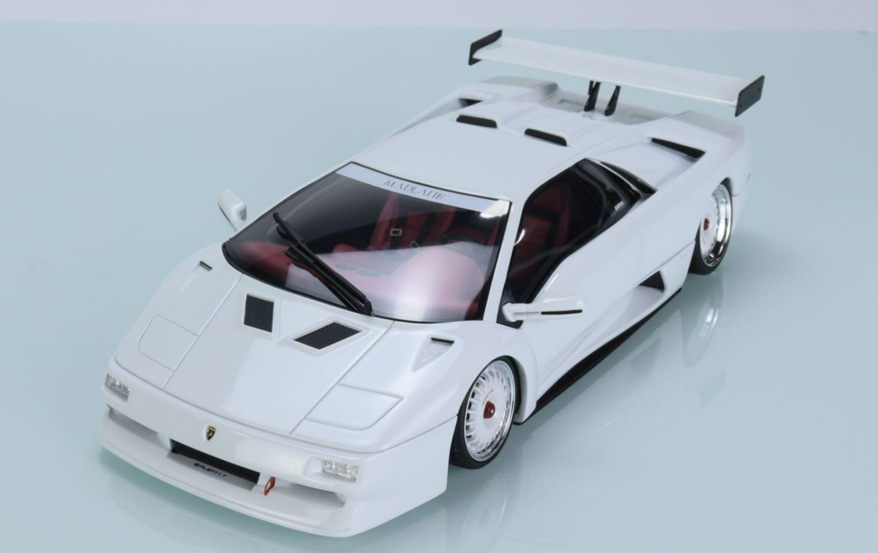 1/18 GT Spirit Lamborghini Diablo K.O. Tuned Version (White) Resin Car Model