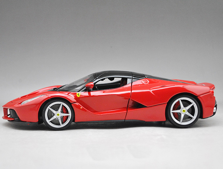 1/18 BBurago Signature Series Ferrari LaFerrari (Red) Diecast Car