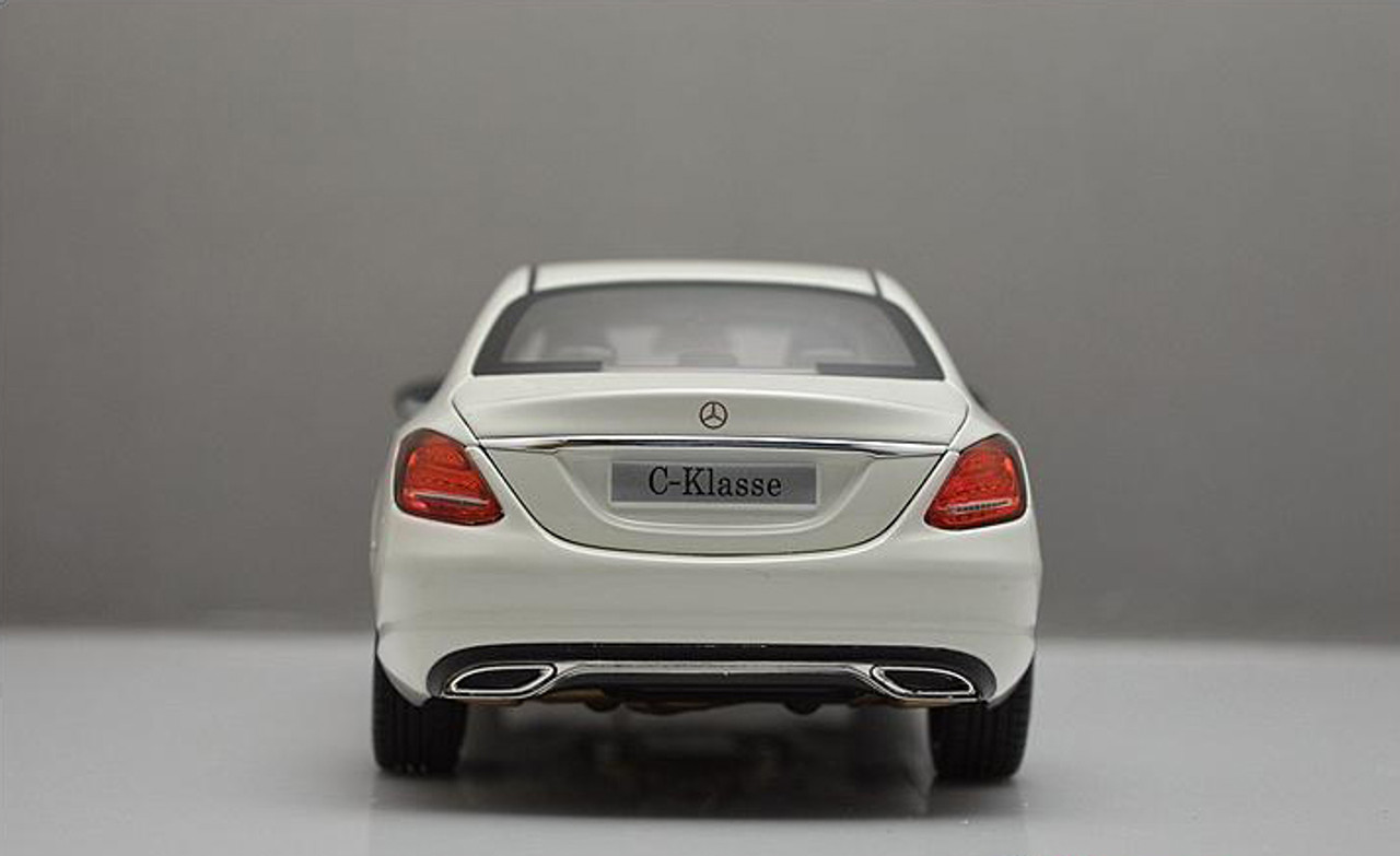 1/18 Dealer Edition Mercedes-Benz Mercedes C-Class C-Klasse C300 (White) Diecast Car Model