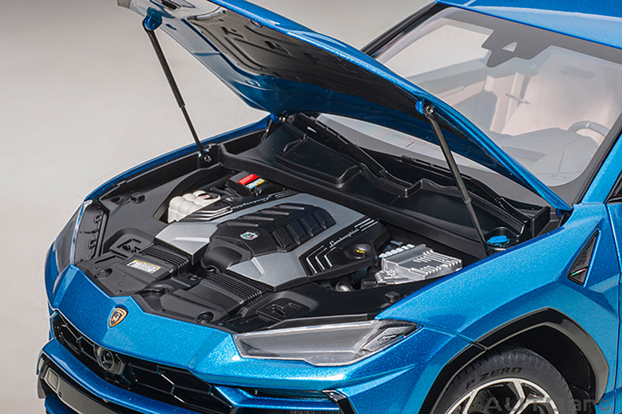 1/18 AUTOart Lamborghini Urus (Metallic Blue) Diecast Car Model