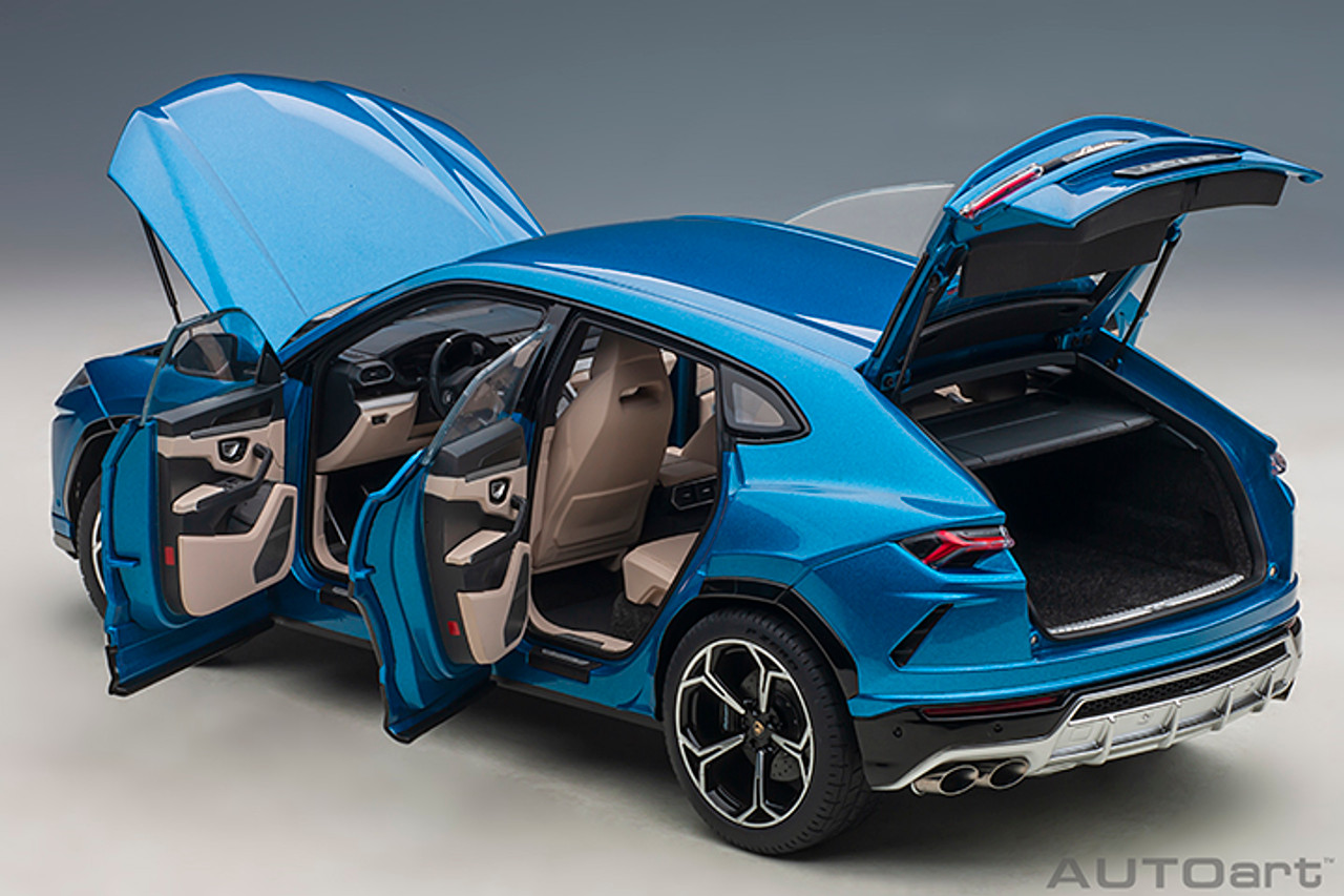 1/18 AUTOart Lamborghini Urus (Metallic Blue) Diecast Car