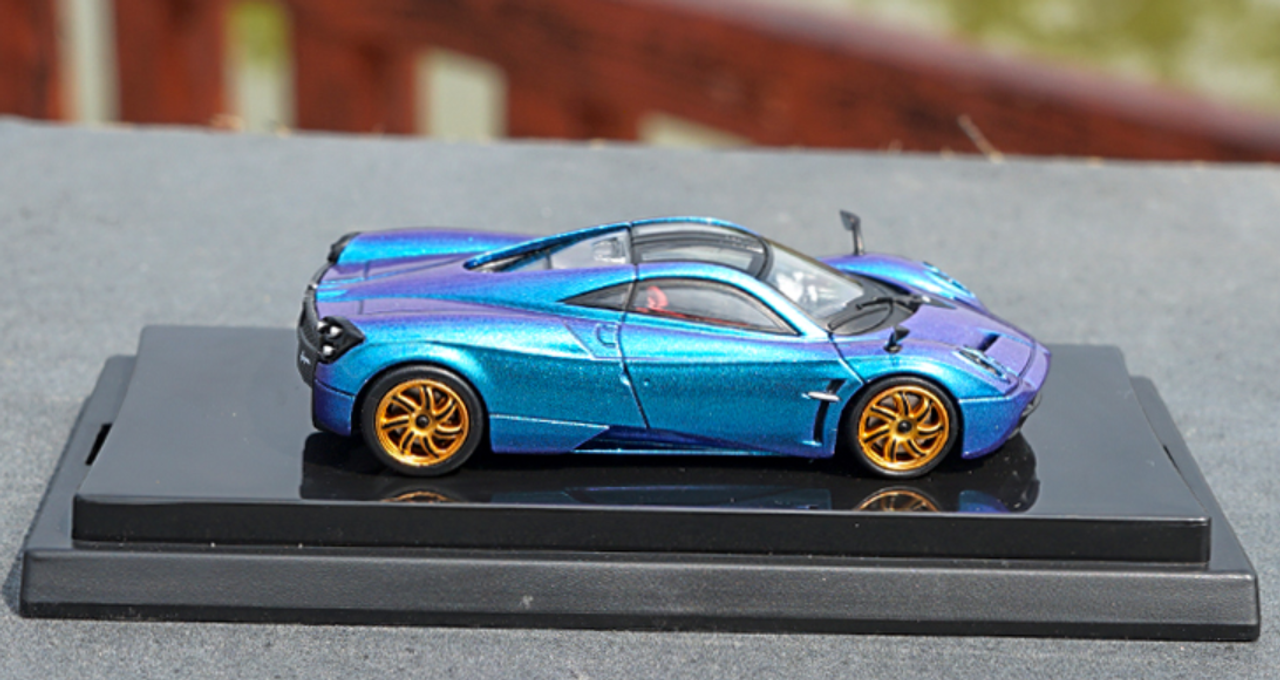1/64 Pagani Huayra Holographic Diecast Car Model