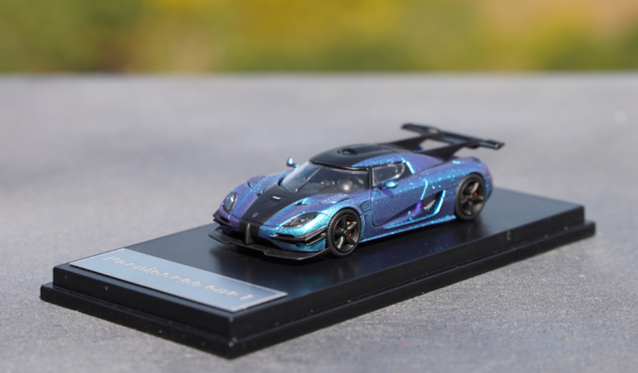 1/64 Koenigsegg ONE:1 (Holographic) Diecast Car Model