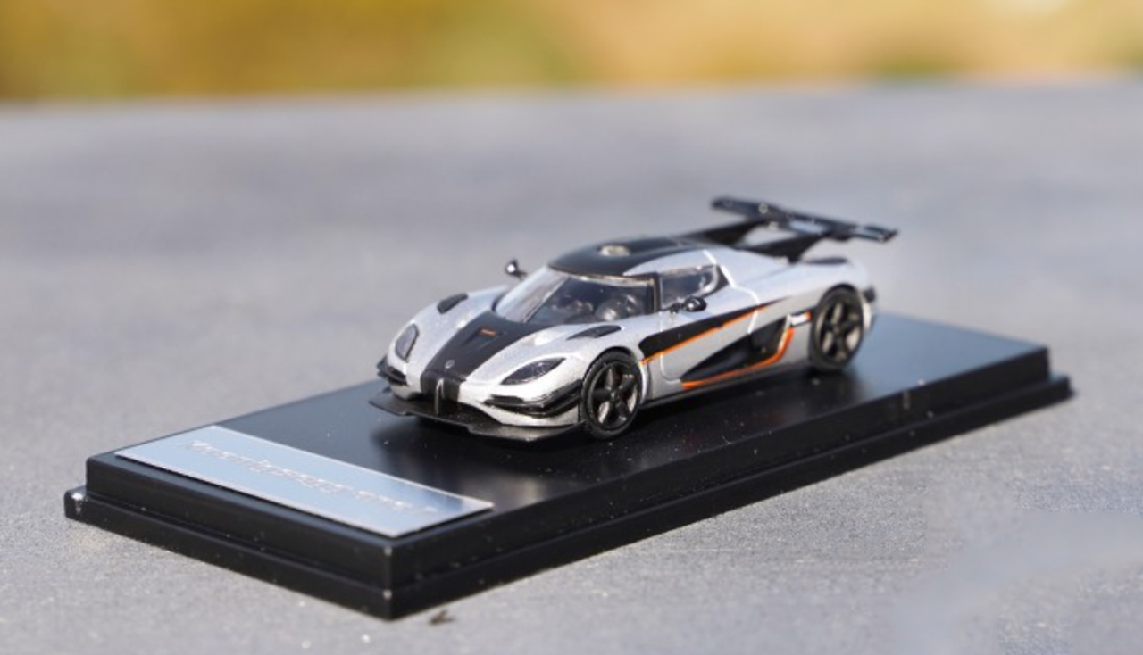 1/64 Koenigsegg ONE:1 (Silver) Diecast Car Model