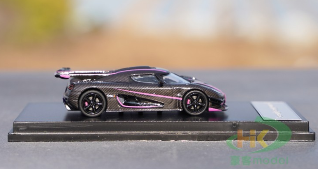 1/64 Koenigsegg ONE:1 Carbon Fiber Color with Pink Stripes Diecast Car Model