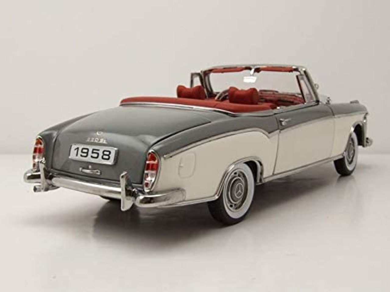 1/18 1958 MERCEDES-BENZ 220SE OPEN CONVERTIBLE - Gray / White 