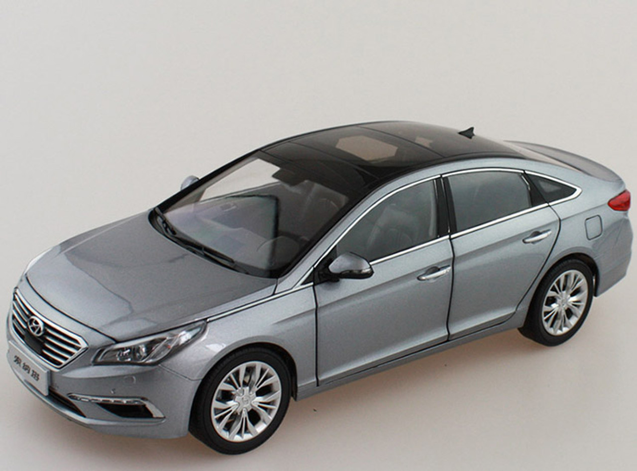 1/18 Dealer Edition 9th Gen Hyundai Sonata (Silver Grey) Diecast Car Model