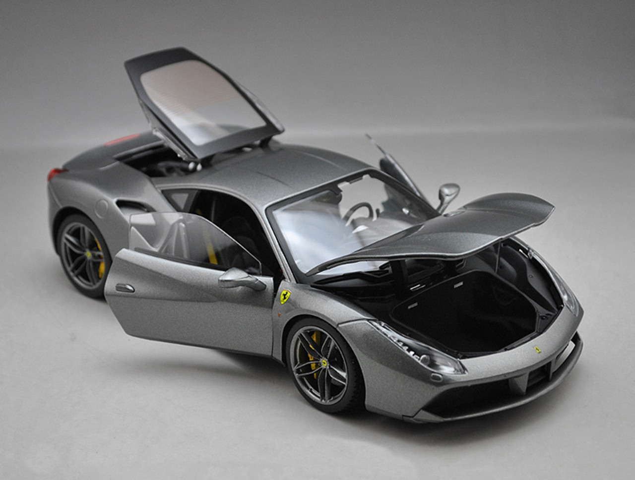 1/18 BBurago Signature Ferrari 488 GTB 488GTB (Grey) Diecast