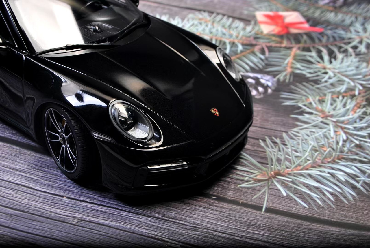 1/18 Dealer Edition 2020 2021 Porsche 911 Turbo S 992 (Black) Diecast Car Model